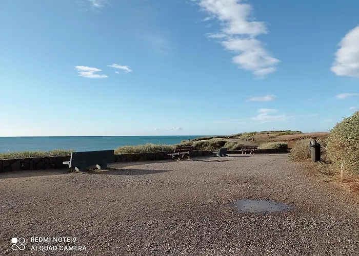 Vue Degagee Et Terrasse, 4 Pers, Piscine, Parking, Entre Port Et アパート