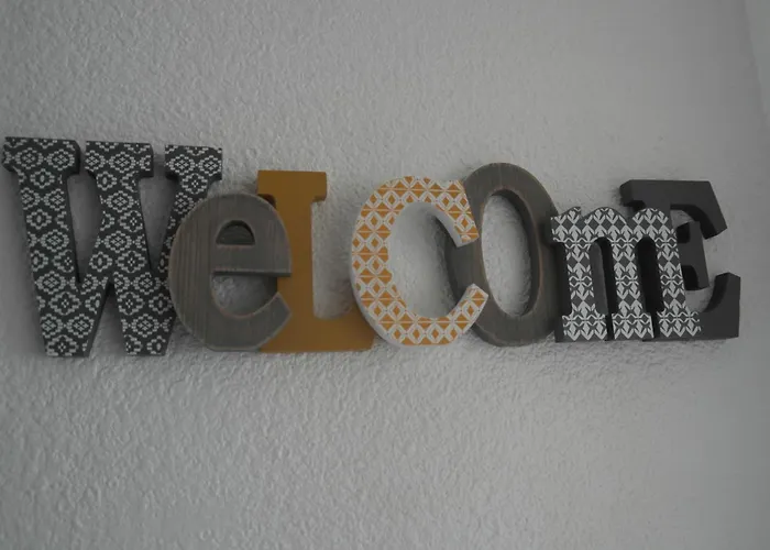 Vue Degagee Et Terrasse, 4 Pers, Piscine, Parking, Entre Port Et アパート *