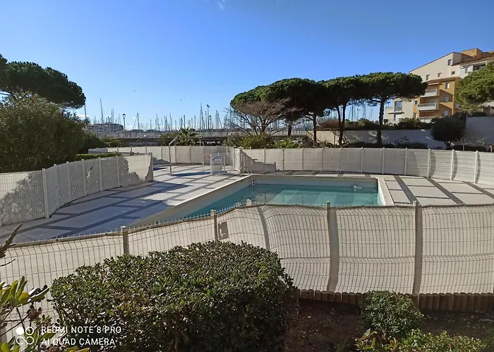 アパート Vue Degagee Et Terrasse, 4 Pers, Piscine, Parking, Entre Port Et アグド