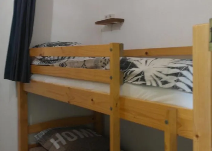 Vue Degagee Et Terrasse, 4 Pers, Piscine, Parking, Entre Port Et *