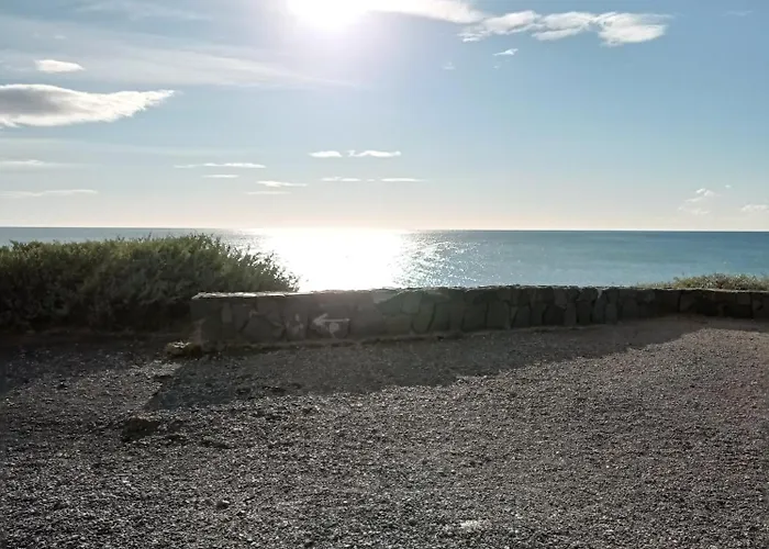 Vue Degagee Et Terrasse, 4 Pers, Piscine, Parking, Entre Port Et アグド