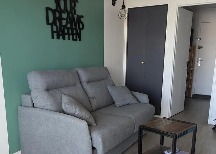 アパート Vue Degagee Et Terrasse, 4 Pers, Piscine, Parking, Entre Port Et